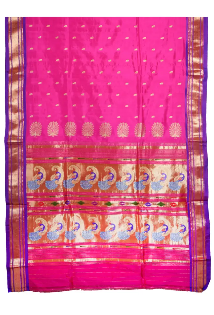 Trad.hand. Paithani nachana mora